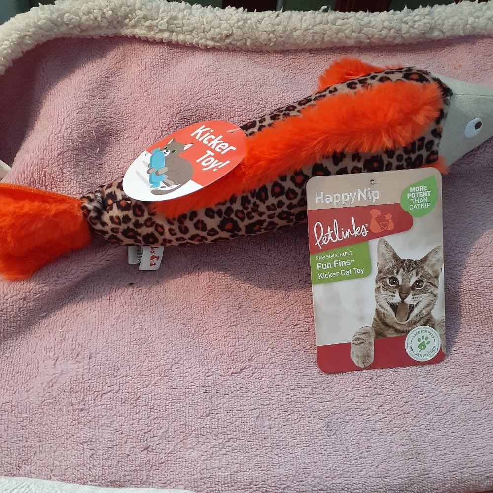 Brand New PETLINKS Cat Toy